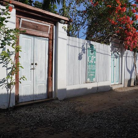 Is Oke House Villa Gili Trawangan Eksteriør billede